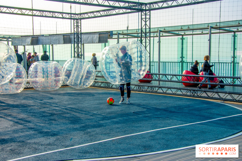Animation de Bubble Foot sur la Tour Montparnasse