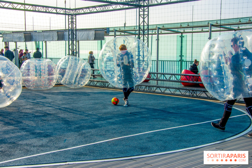 Animation de Bubble Foot sur la Tour Montparnasse