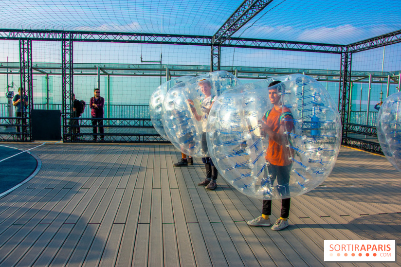 Animation de Bubble Foot sur la Tour Montparnasse