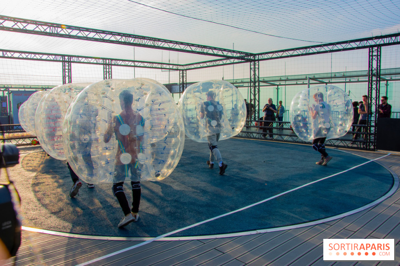 Animation de Bubble Foot sur la Tour Montparnasse