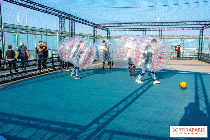 Animation de Bubble Foot sur la Tour Montparnasse