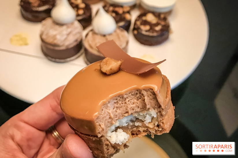 Tea-time Hotel Duo by Kevin Lacote