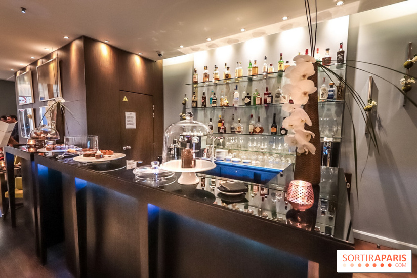 Tea-time Hotel Duo by Kevin Lacote