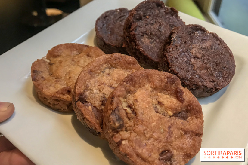 Tea-time Hotel Duo by Kevin Lacote