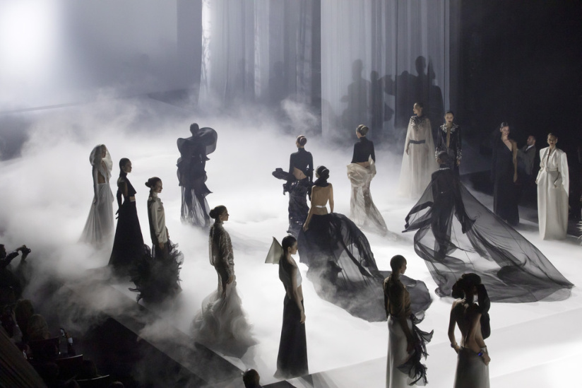Paris Fashion Week Haute Couture : assistez au défilé caritatif de Stéphane Rolland - réservations