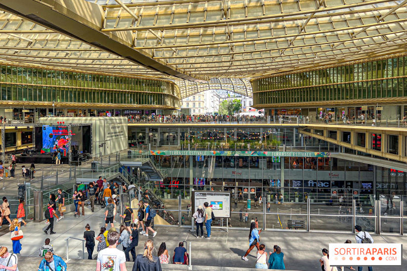 Amel Bent en concert gratuit sous la Canopée du Westfield Forum des Halles, à Paris