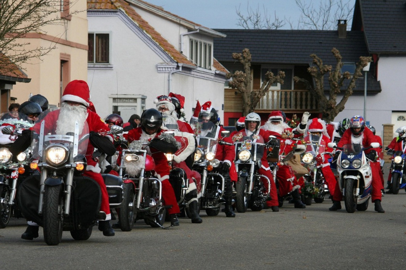 Carabalade de Noël 2025 : cortège de motos cadeaux orphelins