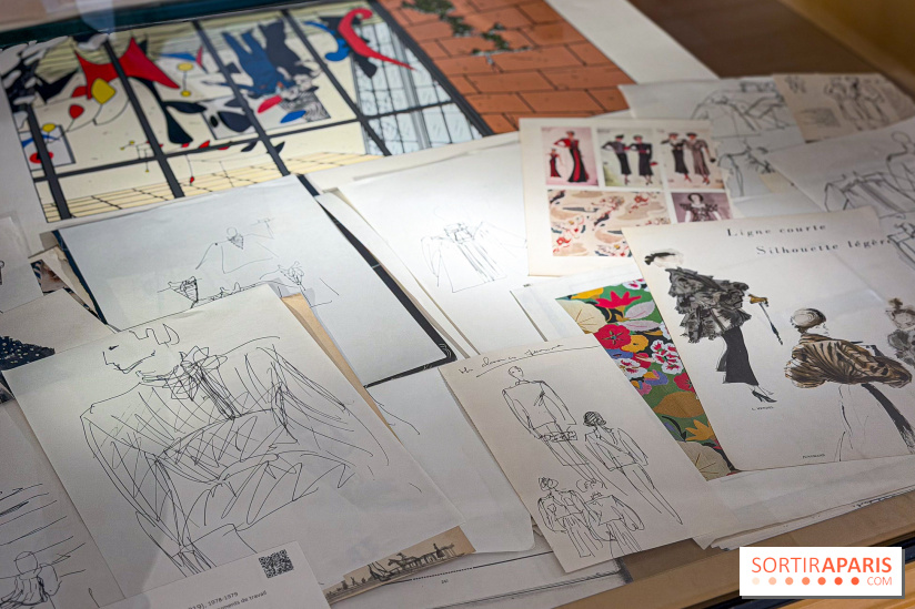 Une exposition gratuite dévoile plus de 1000 dessins de mode inédits de Karl Lagerfeld en juillet à Paris