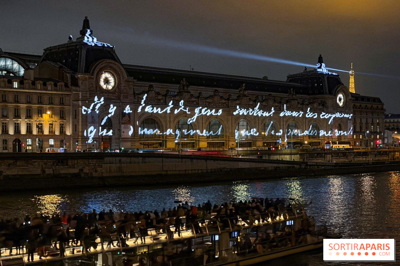 Quelle est cette projection lumineuse sur le musée d'Orsay ?