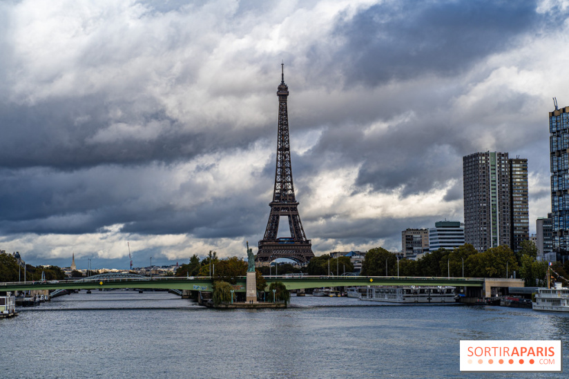 Landmark-Wrapped Facades : Louis Vuitton Eiffel Tower on 5th Avenue