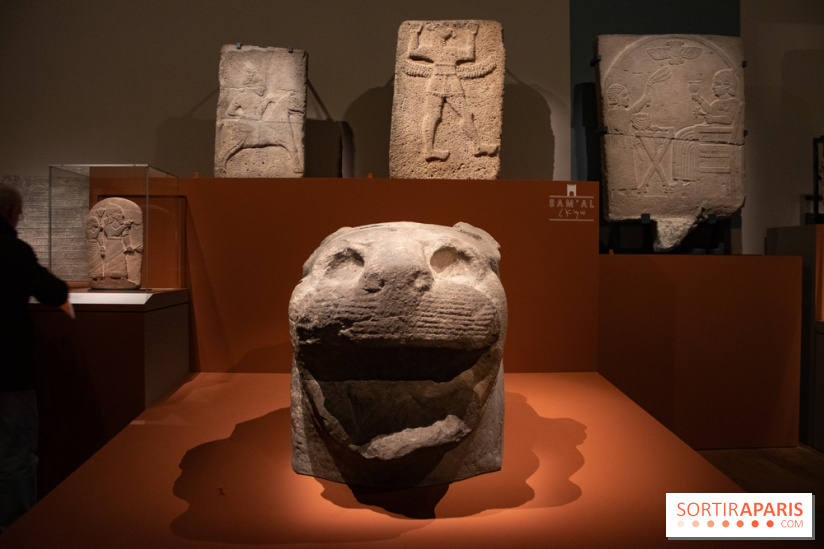 Tête de lion colossale, Sam'al (Turquie), vers 950 av J.C. - exposition Royaumes oubliés au musée du Louvre