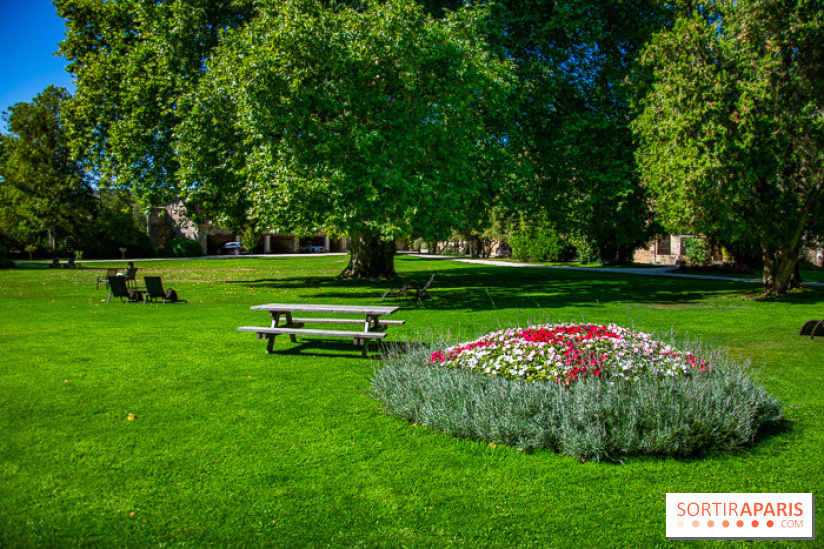 Le Château de Vault-de-Lugny, un écrin royal à deux heures de Paris