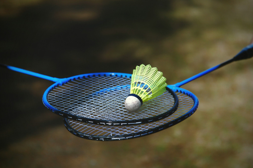 Du badminton dans le noir : la soirée ludique et sportive à Eaubonne