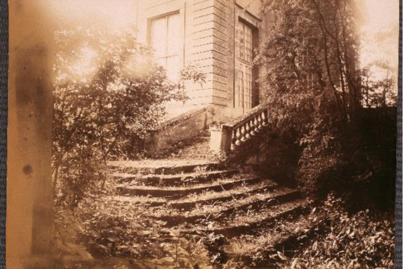 Eugène Atget (1857-1927), Sceaux. Parc. Pavillon de l’Aurore, escalier nord