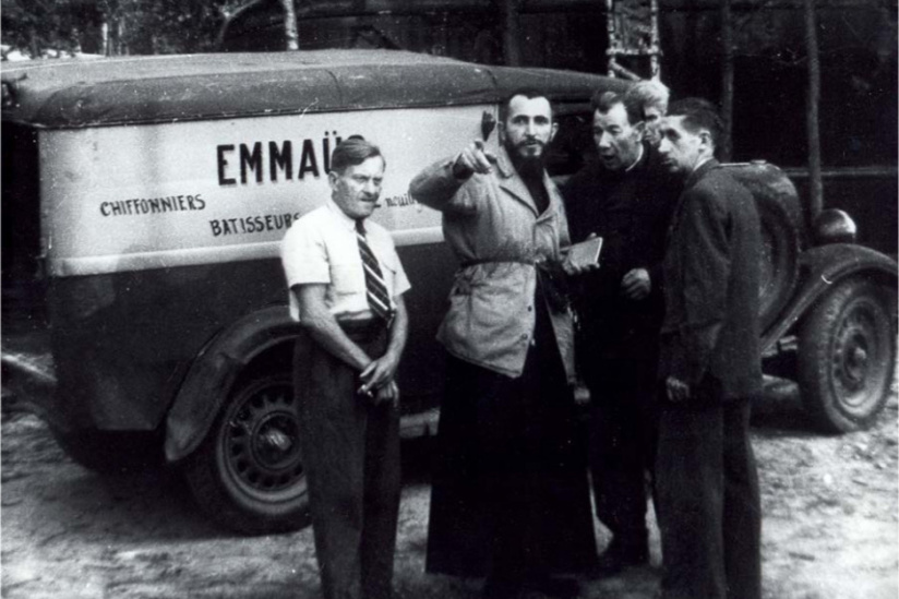 Abb&eacute; Pierre Emma&uuml;s