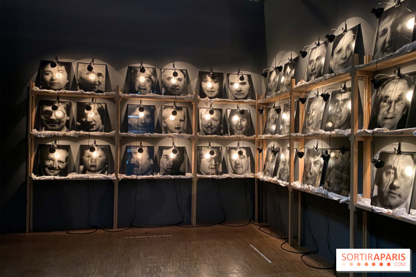 Christian Boltanski, Réserve des Suisses morts, 1990