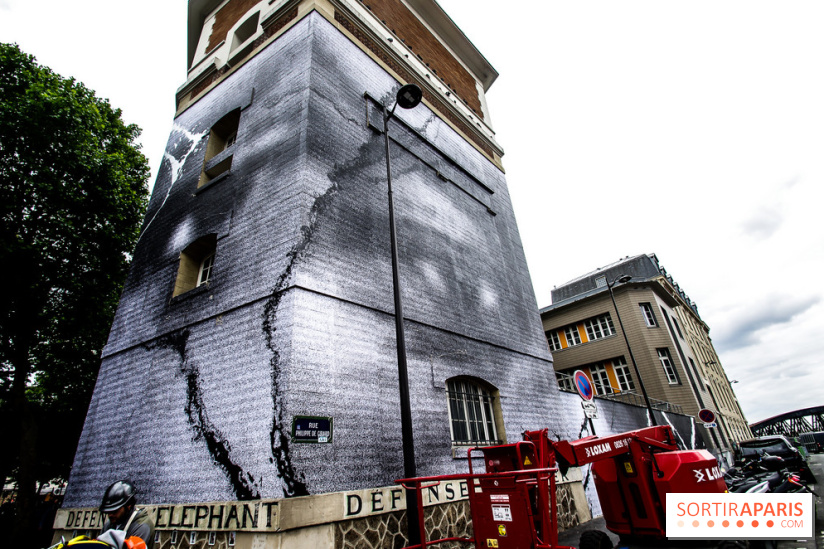 Hommage à Adama Traoré : l'artiste JR dévoile un collage géant à Paris, les photos