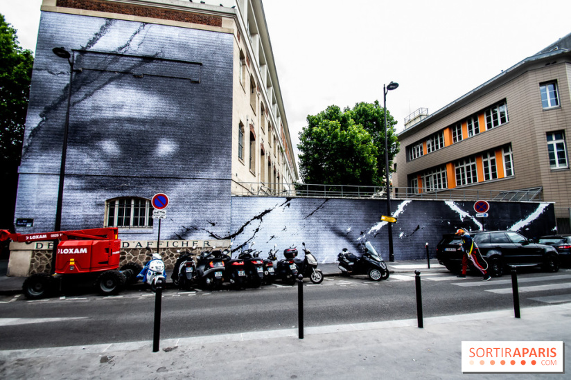 Hommage à Adama Traoré : l'artiste JR dévoile un collage géant à Paris, les photos
