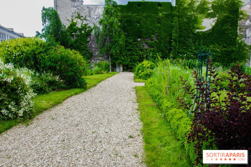 Le jardin des Arts-Albert Schweitzer à Paris, les photos