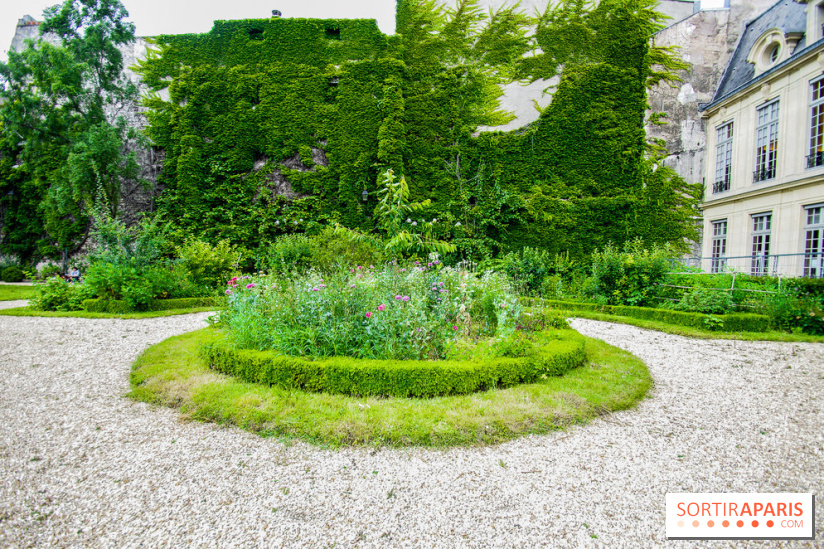 Le jardin des Arts-Albert Schweitzer à Paris, les photos