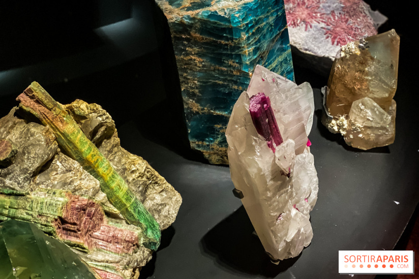 Photos Exposition Pierres Précieuses, du minéraux aux bijoux avec le Joaillier Van Cleef & Arpel vue