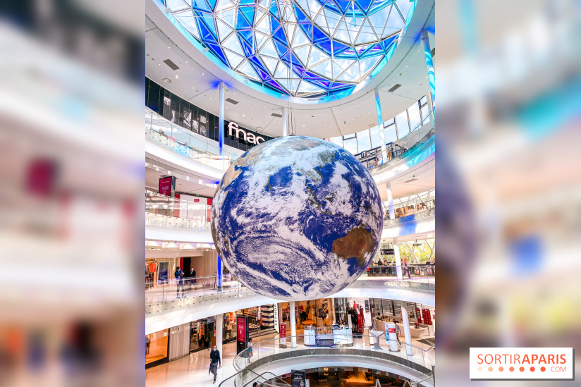 Gaïa de Luke Jerram à Beaugrenelle