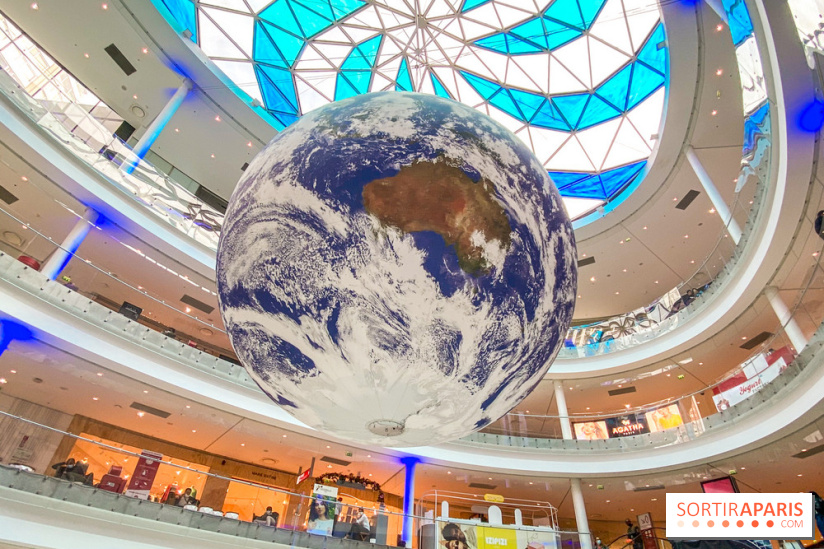 Gaïa de Luke Jerram à Beaugrenelle