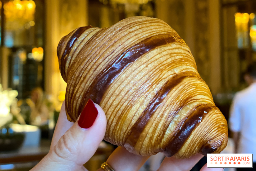 Le petit-déjeuner du Meurice Paris avec les viennoiseries de Cédric Grolet - croissant