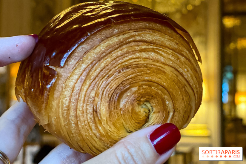 Le petit-déjeuner du Meurice Paris avec les viennoiseries de Cédric Grolet - pain au chocolat