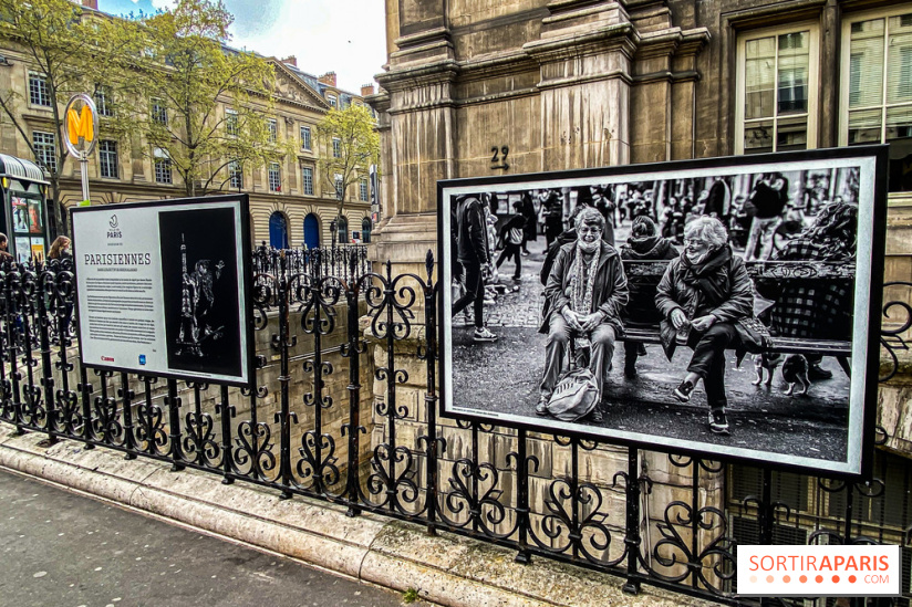 Parisiennes, l'exposition photos de Nikos Aliagas sur les grilles de l'Hôtel de Ville