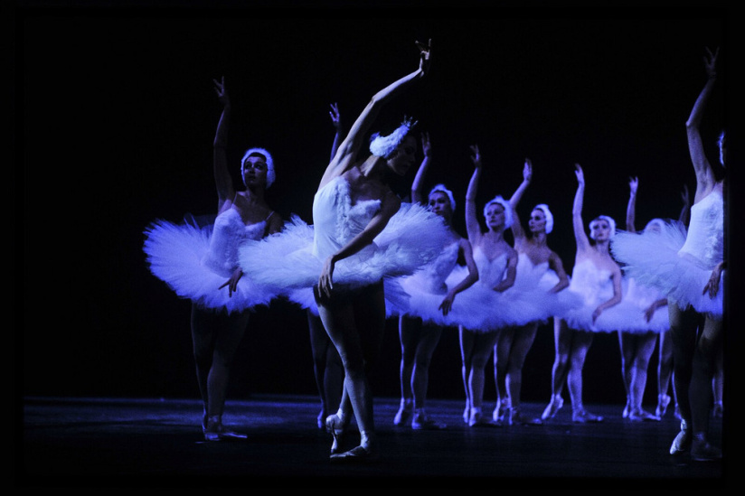 Le Lac des Cygnes de l'International Festival Ballet au Casino de Paris en février 2025