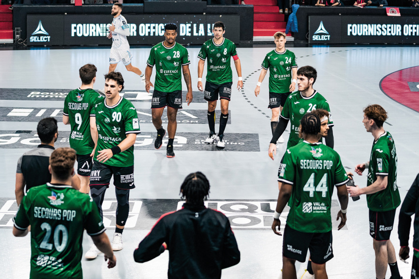 Match des Pères Noël Verts 