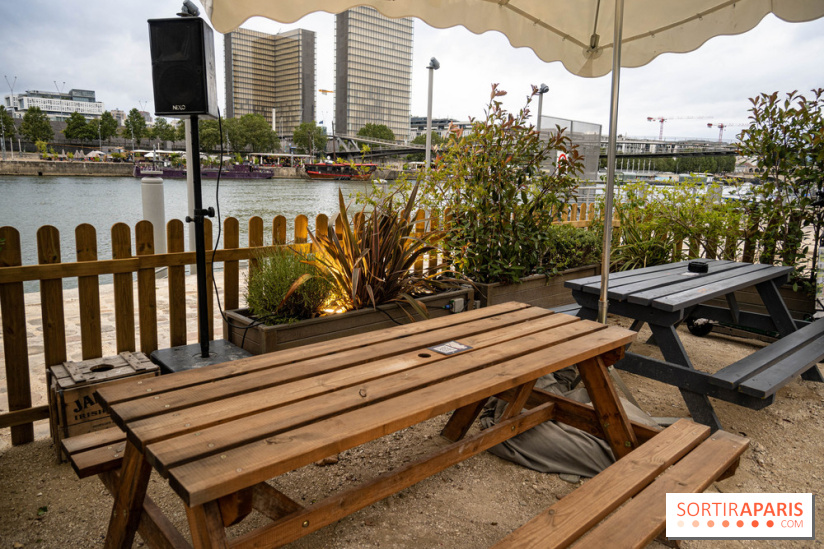 Cargo Container Bar, le bar festif en plein air revient sur les quais de Seine à Paris