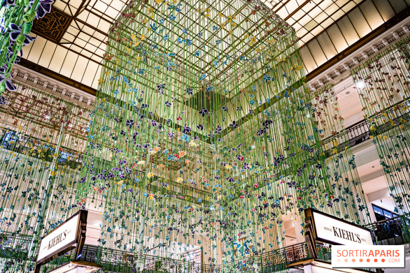 Les fleurs de Thebe Magugu au Bon Marché