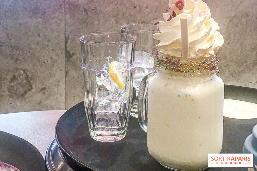 Elan café, le célèbre salon de thé rose aux Galeries Lafayette