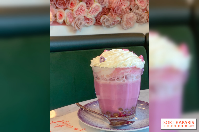 Elan café, le célèbre salon de thé rose aux Galeries Lafayette