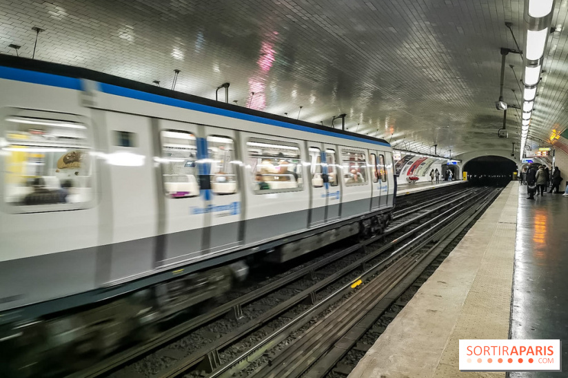 Metro メトロ　パリ地下鉄写真集 Amazon.co.jp: Metro メトロ パリ地下鉄 写真集 : おもちゃ