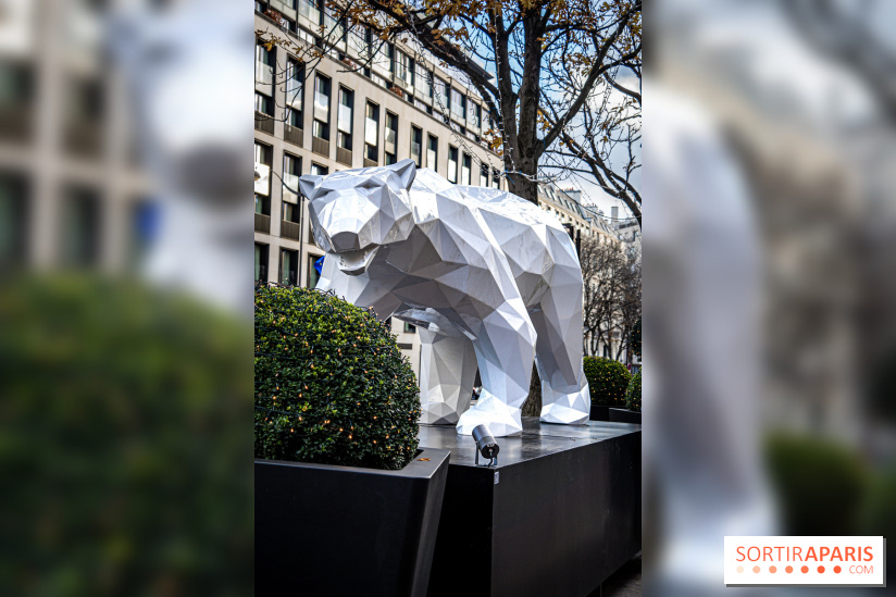 Exposition de Richard Orlinski avec Georges V et sur les Champs-Elysées