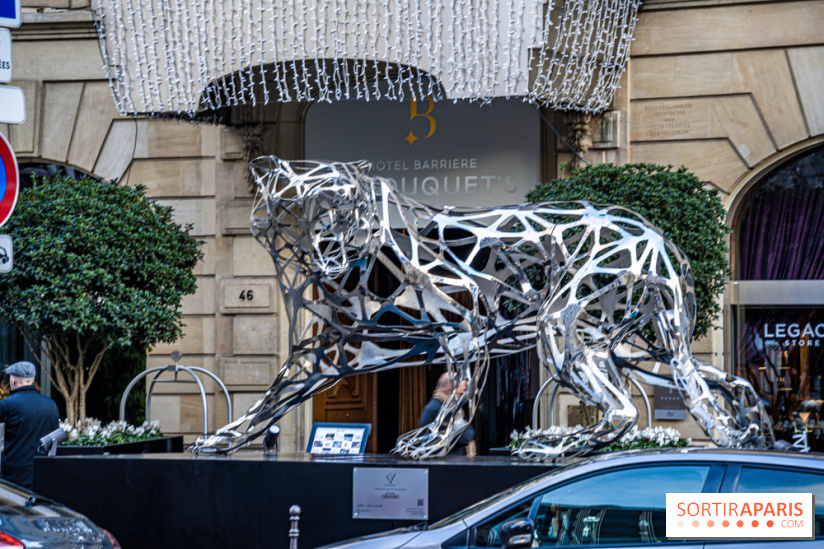 Exposition de Richard Orlinski avec Georges V et sur les Champs-Elysées