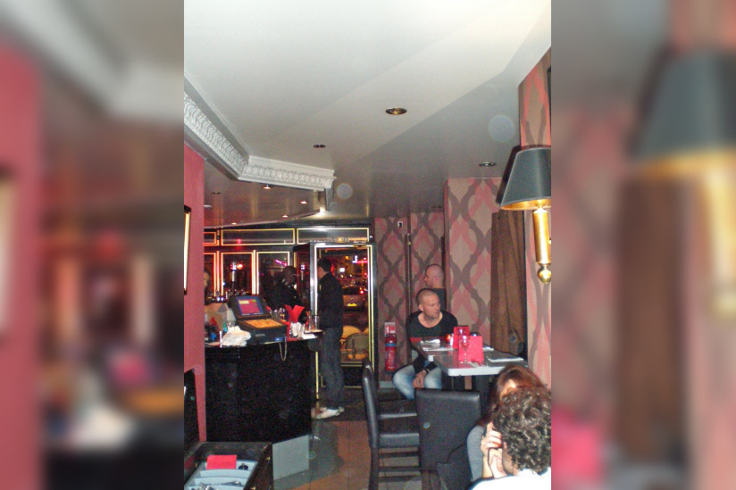 le napoléon, restaurant, brasserie, murs rouge