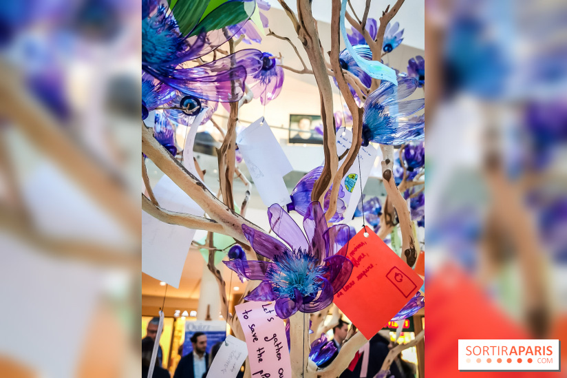 Les bouteilles à la mer, l'exposition poétique et florale autour de la pollution à Beaugrenelle