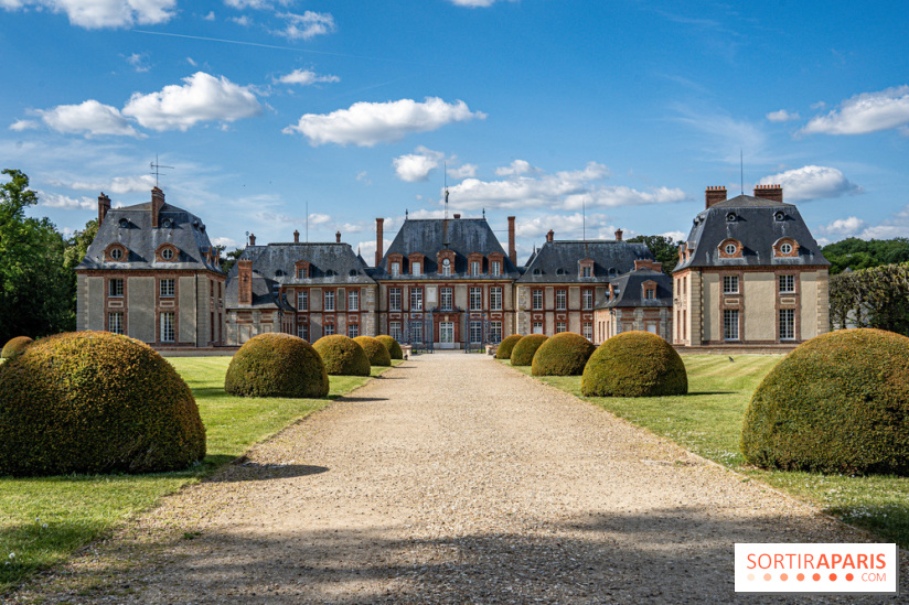 Le Château de Breteuil, ses jardins remarquables et contes de Perrault 
