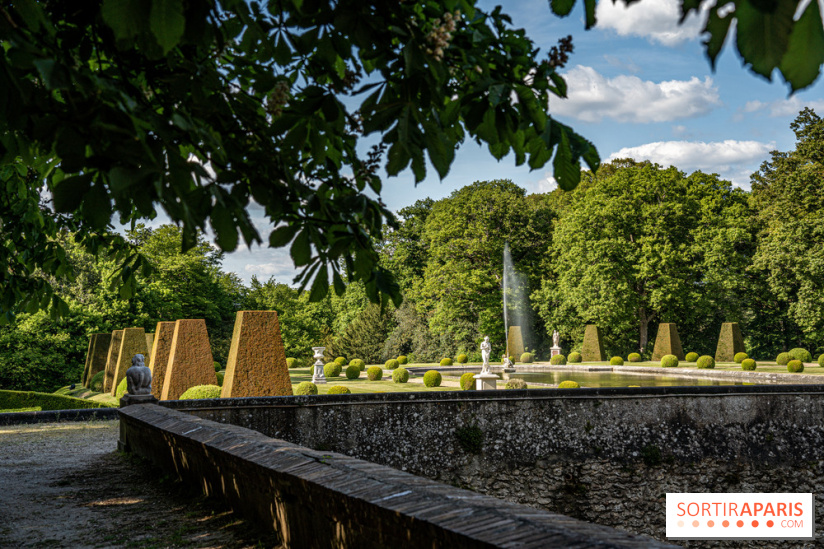 Le Château de Breteuil, ses jardins remarquables et contes de Perrault 