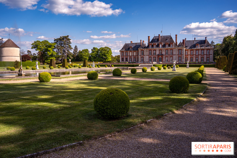 Le Château de Breteuil, ses jardins remarquables et contes de Perrault 