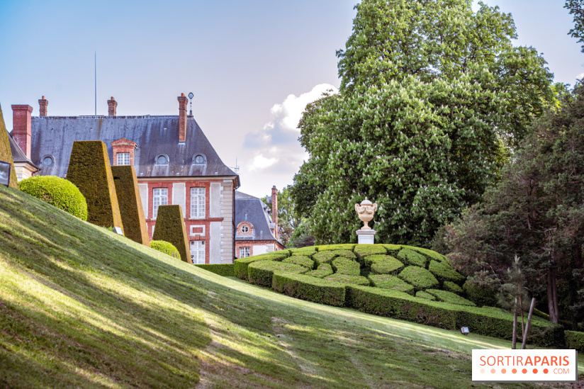 Le Château de Breteuil, ses jardins remarquables et contes de Perrault 