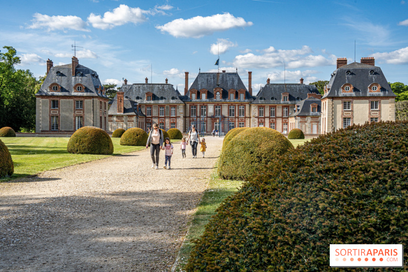 Le Château de Breteuil, ses jardins remarquables et contes de Perrault 