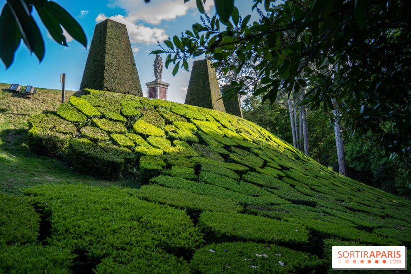 Le Château de Breteuil, ses jardins remarquables et contes de Perrault 