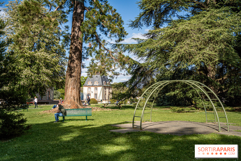 Le Château de Breteuil, ses jardins remarquables et contes de Perrault 