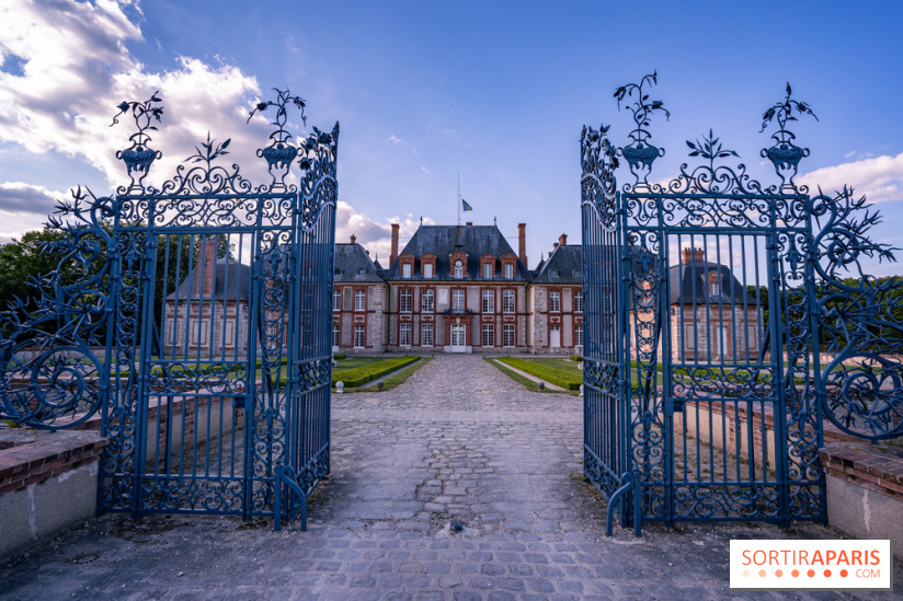 Le Château de Breteuil, ses jardins remarquables et contes de Perrault 