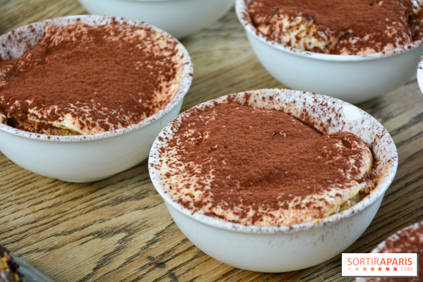 Un bar à glaces et un dessert dans un train de la Félicita